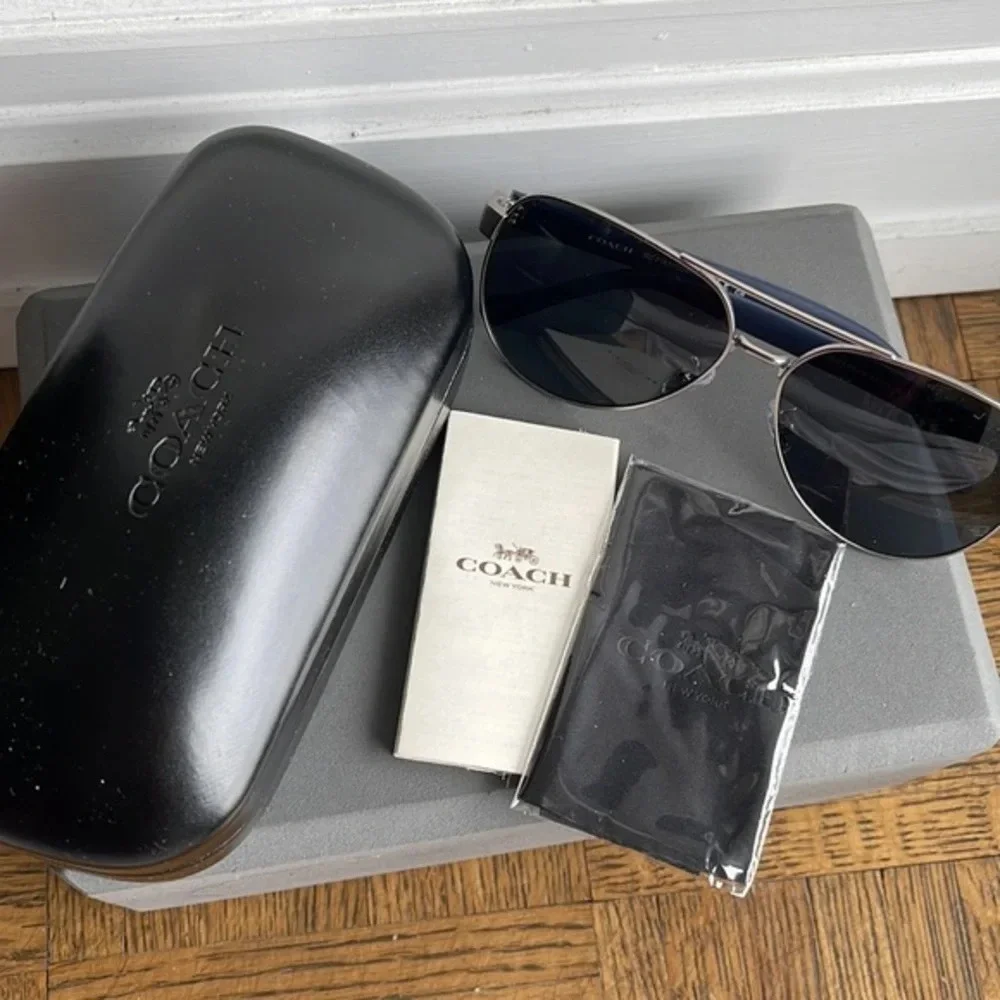 NWT Coach Aviator Sunglasses New w Tag & Case